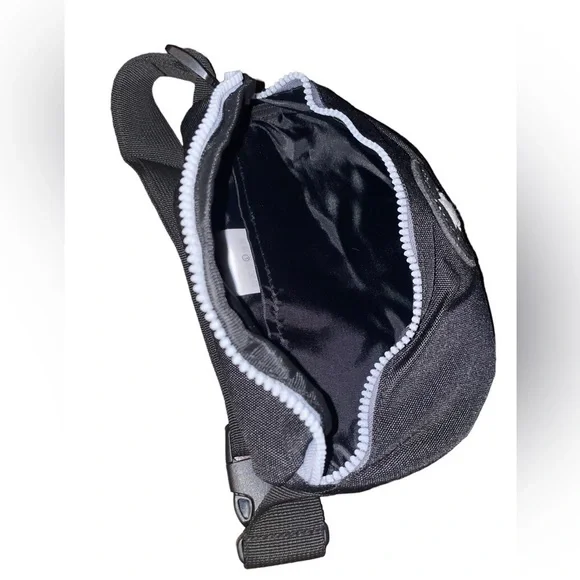 Converse Belt Bag - Picture 6 of 6